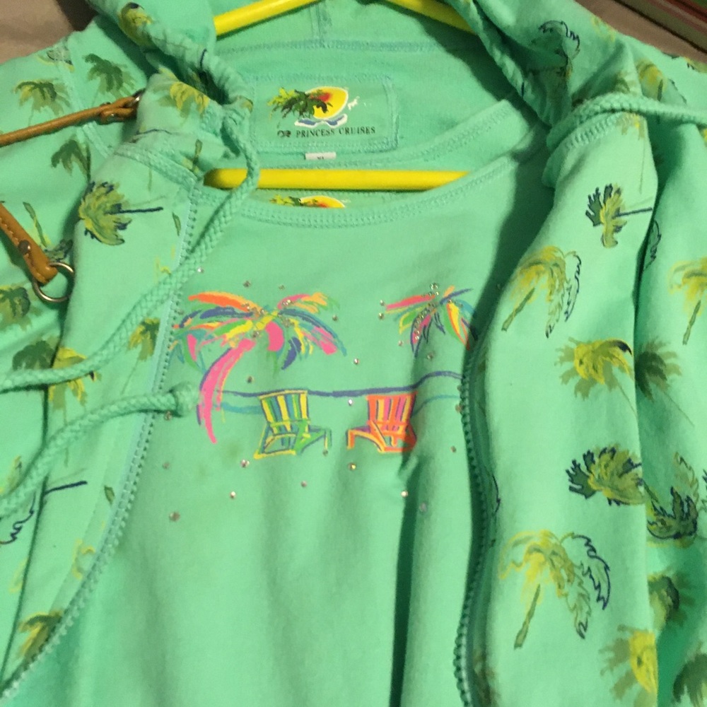 2 piece Princess Cruise line outfit of casual wear